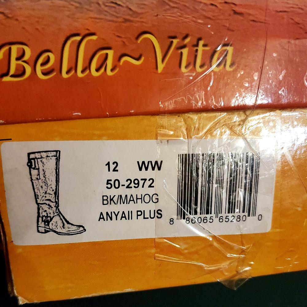 Boots - Picture 3 of 5